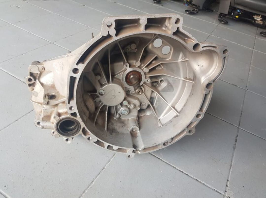 GEARBOX 1.4L/1.6L MANUAL GEARBOX 1.4L/1.6L MANUAL
